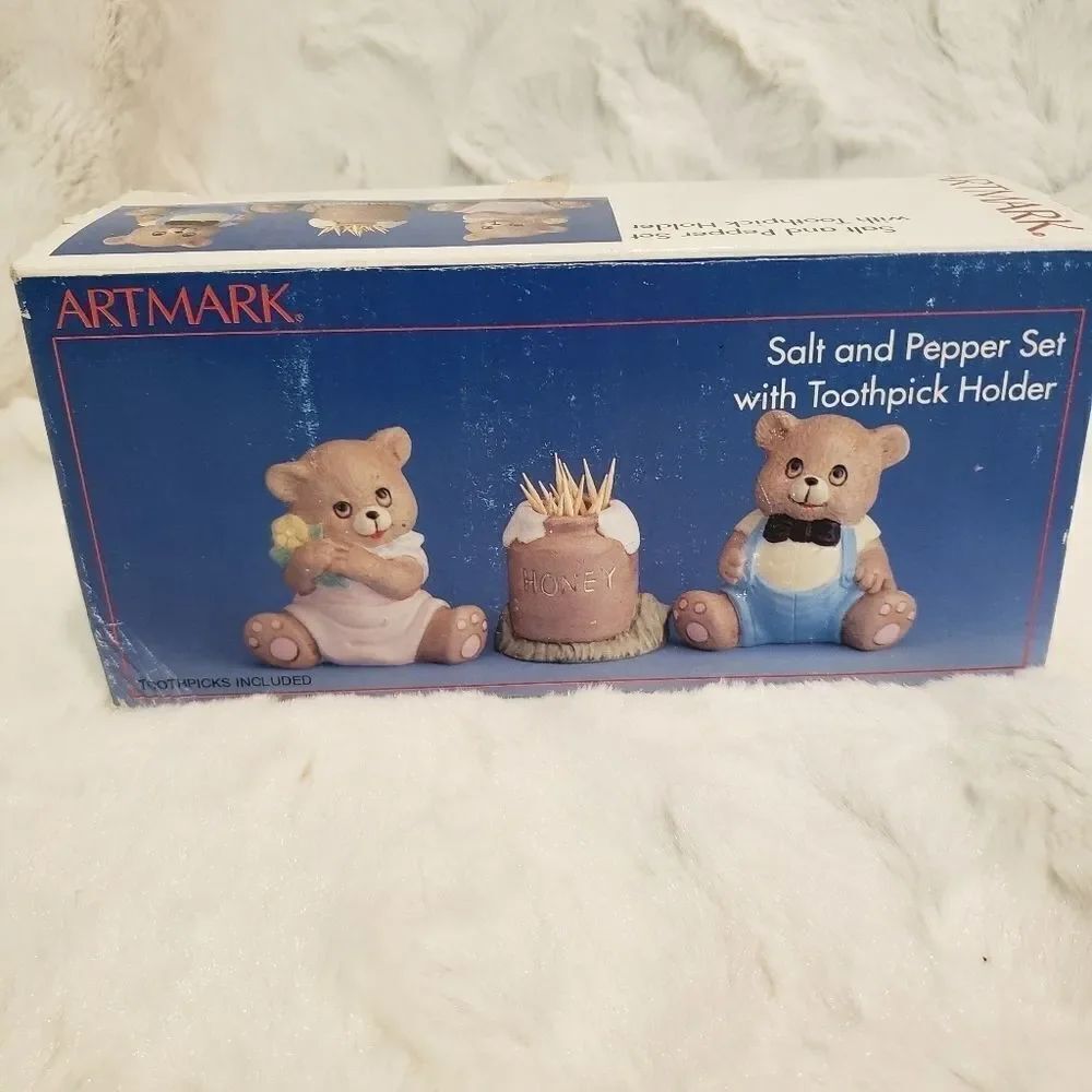 Salt & Pepper Shakers